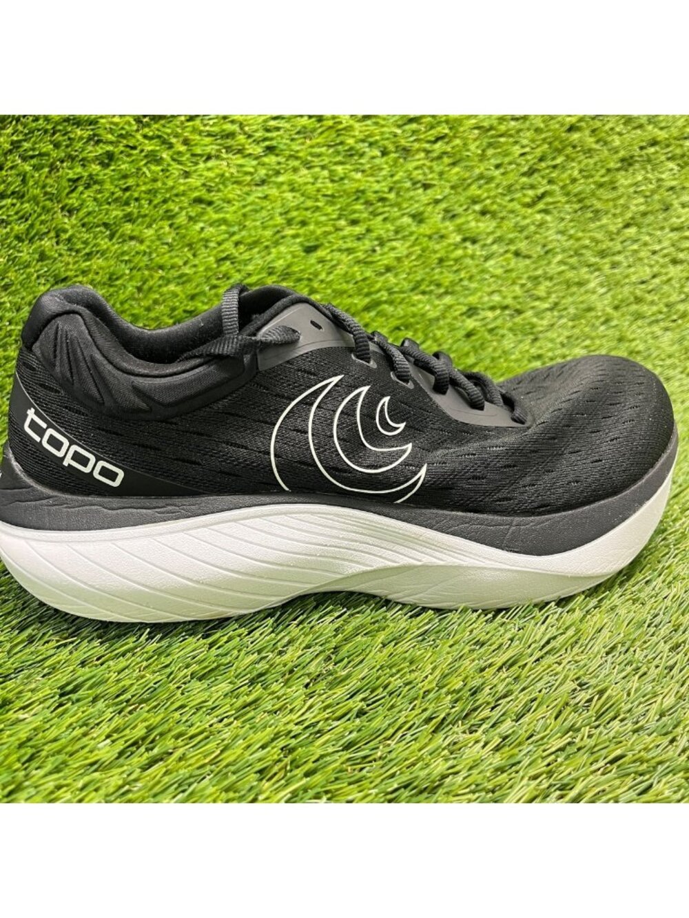 Topo Atmos Womens Size 10.5 Black White Athletic Running Walking Shoes Sneakers